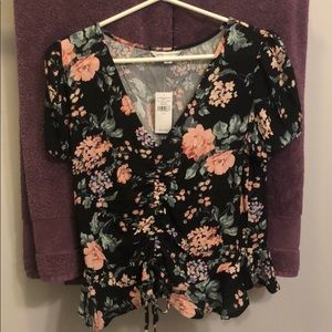 Beautiful summer top! NWT!